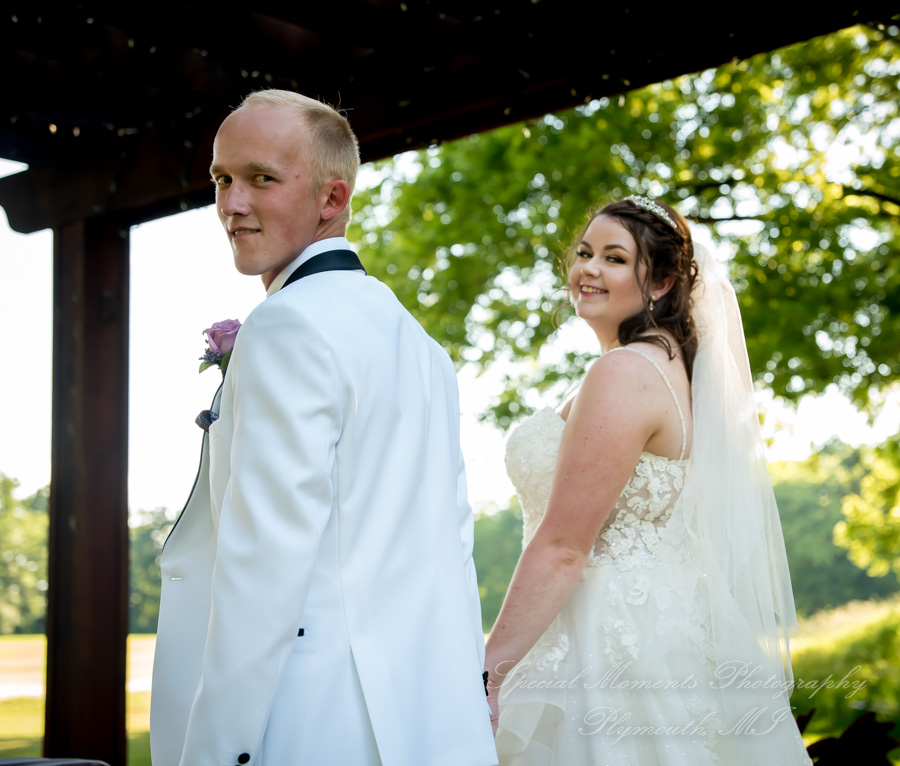 Alyssa & Tyler at Moose Ridge Golf Course South Lyon MI wedding photography