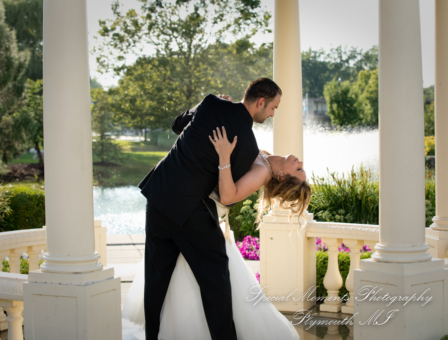 Heidi & Doug at Blossom Heath St. Clair Shores MI wedding photography