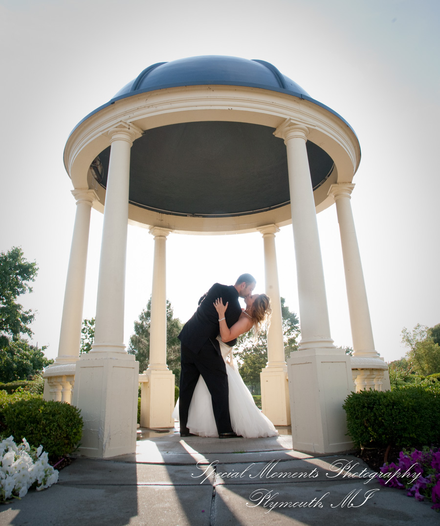 Heidi & Doug at Blossom Heath St. Clair Shores MI wedding photography