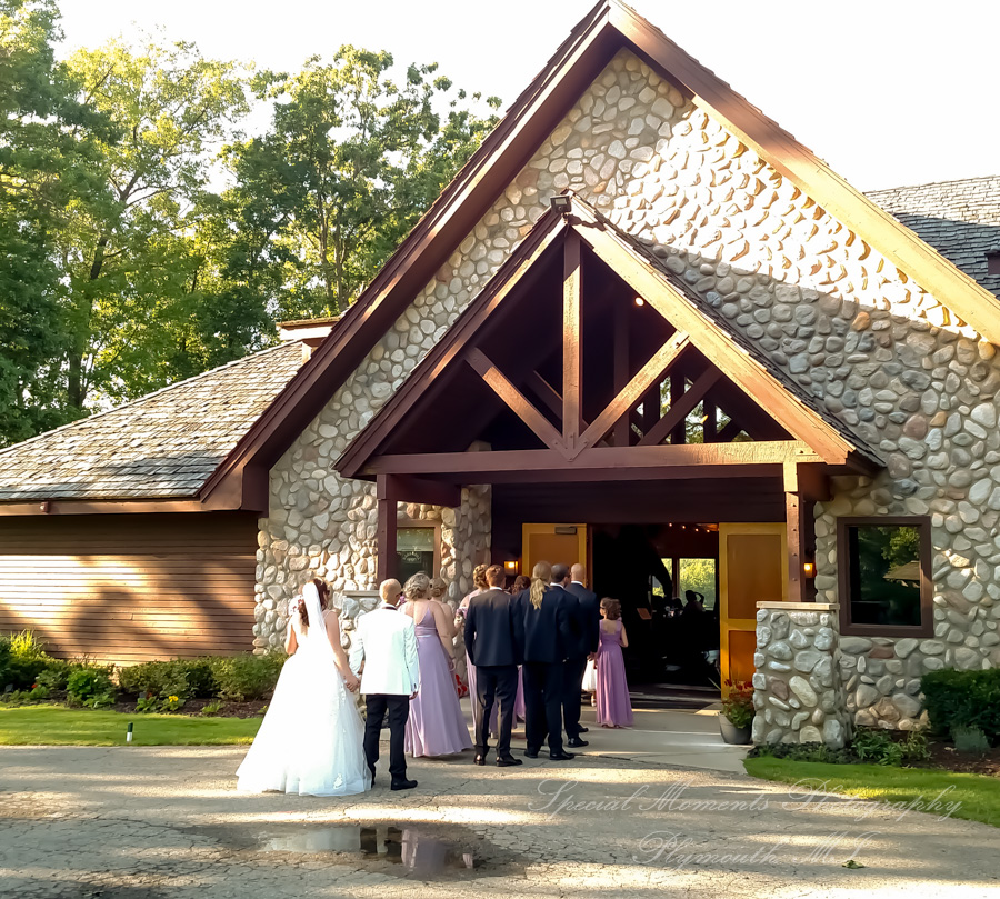 Alyssa & Tyler at Moose Ridge Golf Course South Lyon MI wedding photography