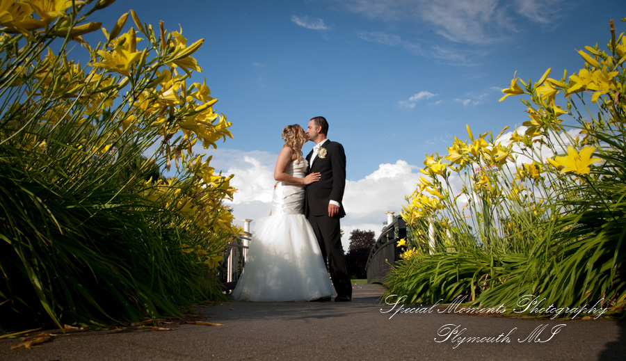 Heidi & Doug at Blossom Heath St. Clair Shores MI wedding photography