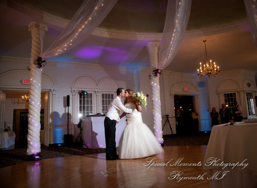 Heidi & Doug at Blossom Heath St. Clair Shores MI wedding photography