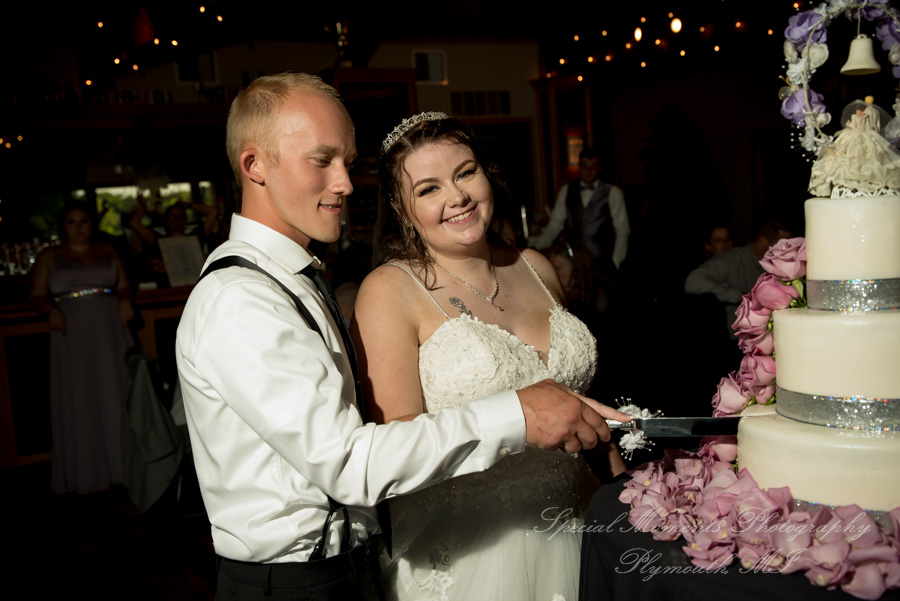 Alyssa & Tyler at Moose Ridge Golf Course South Lyon MI wedding photography