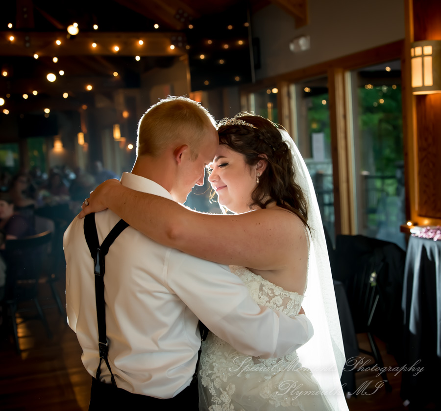 Alyssa & Tyler at Moose Ridge Golf Course South Lyon MI wedding photography