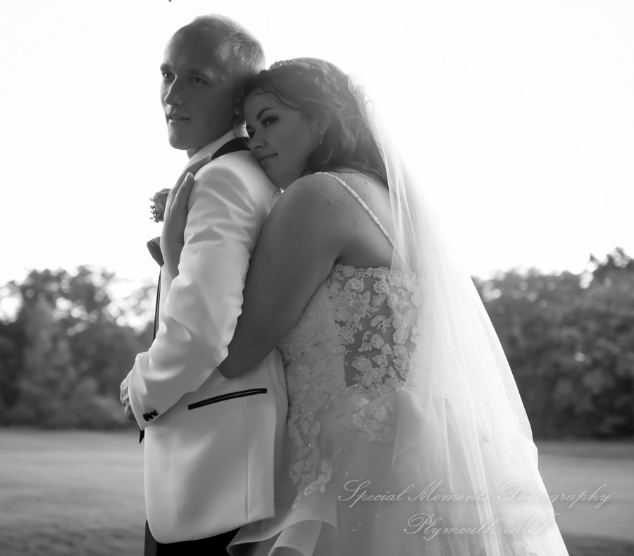 Alyssa & Tyler at Moose Ridge Golf Course South Lyon MI wedding photography