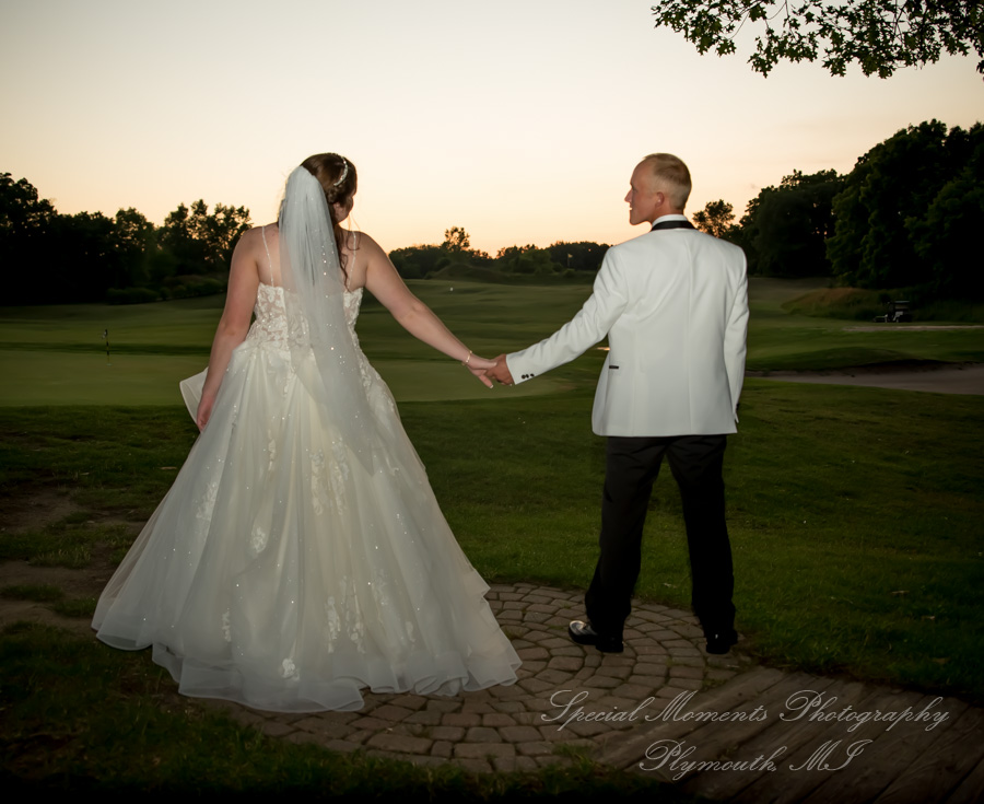 Alyssa & Tyler at Moose Ridge Golf Course South Lyon MI wedding photography
