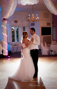 Heidi & Doug at Blossom Heath St. Clair Shores MI wedding photography