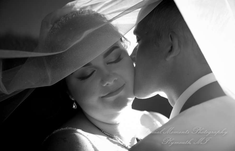 Alyssa & Tyler at Moose Ridge Golf Course South Lyon MI wedding photography