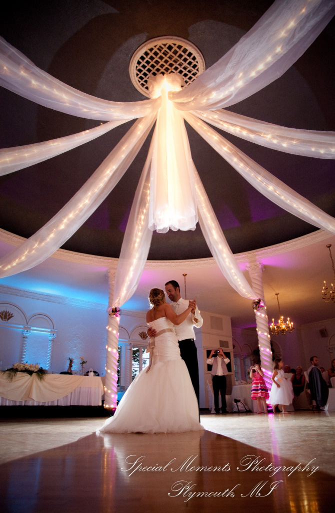 Heidi & Doug at Blossom Heath St. Clair Shores MI wedding photography