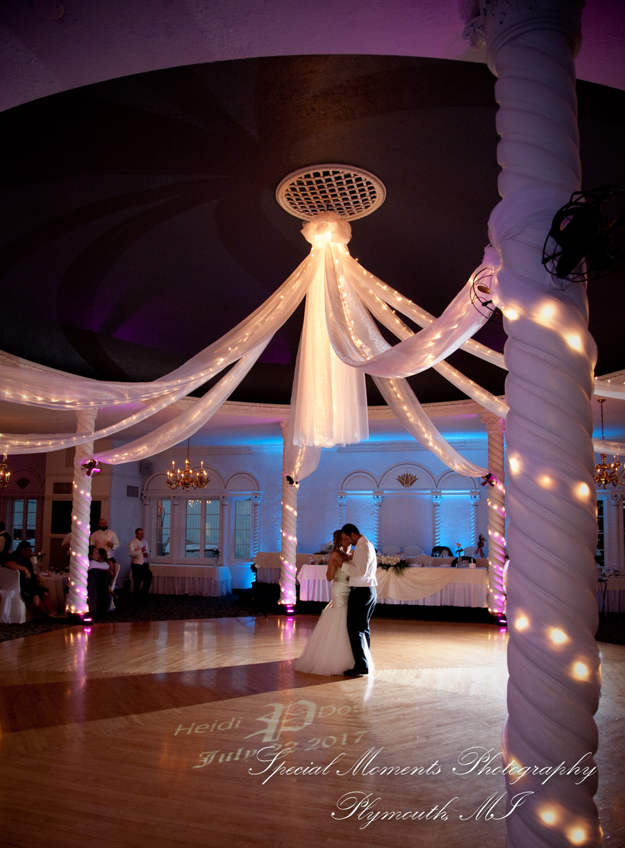 Heidi & Doug at Blossom Heath St. Clair Shores MI wedding photography