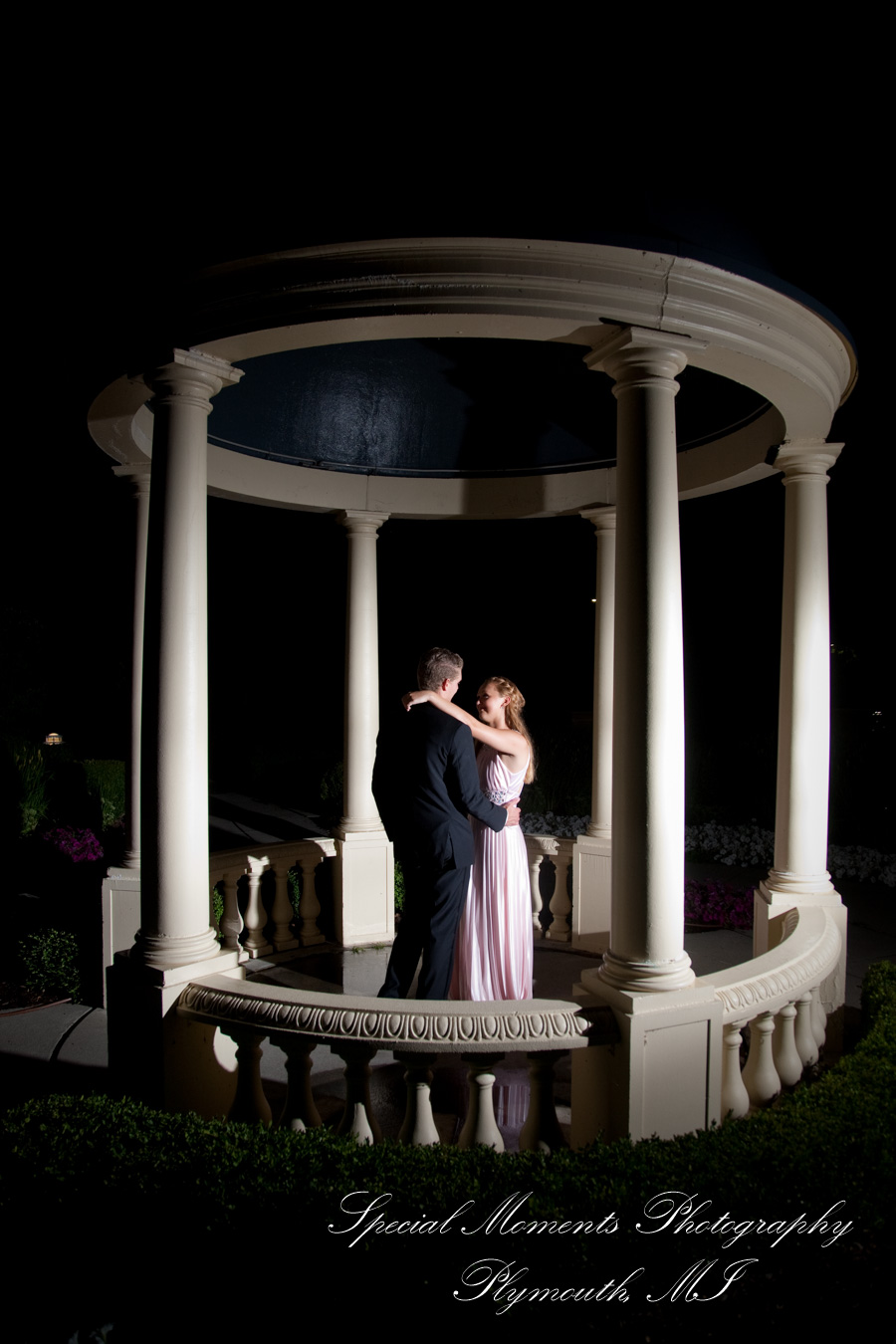 Heidi & Doug at Blossom Heath St. Clair Shores MI wedding photography