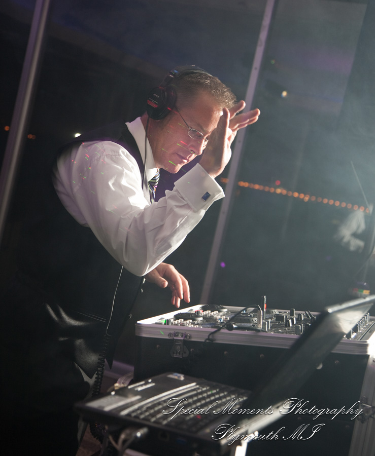 Christopher & Lisa at Roostertail Detroit MI wedding photograph