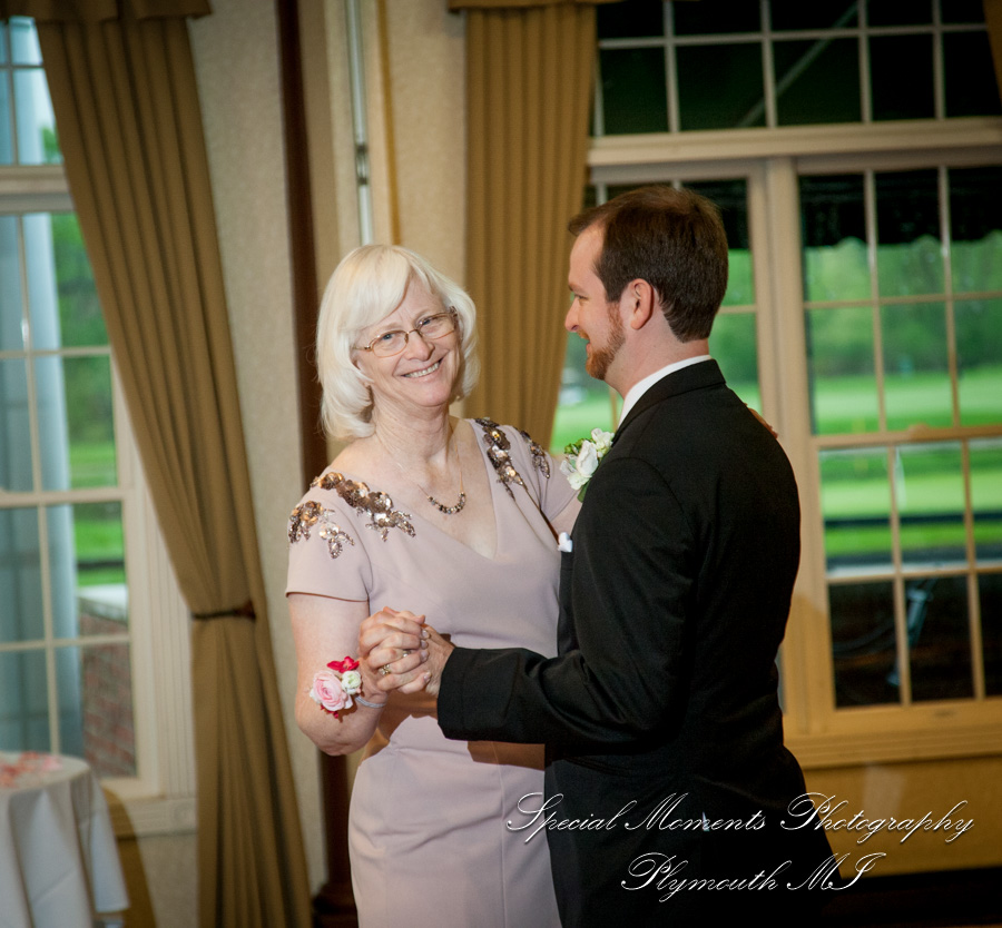 Lindsey & Matt at Northville Hills Golf Club Northville MI wedding photography