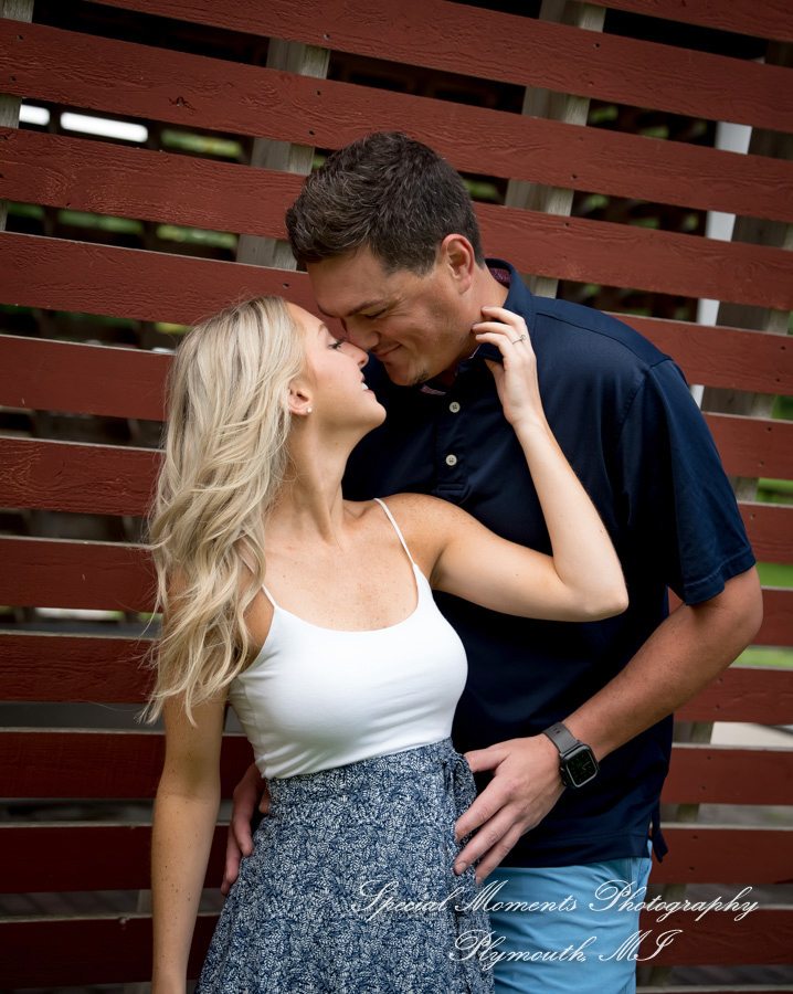 Lindsey & Mike at Kensington Park Milford MI engagement photography