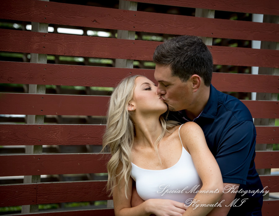 Lindsey & Mike at Kensington Park Milford MI engagement photography