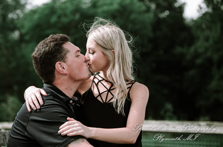 Lindsey & Mike at Kensington Park Milford MI engagement photography