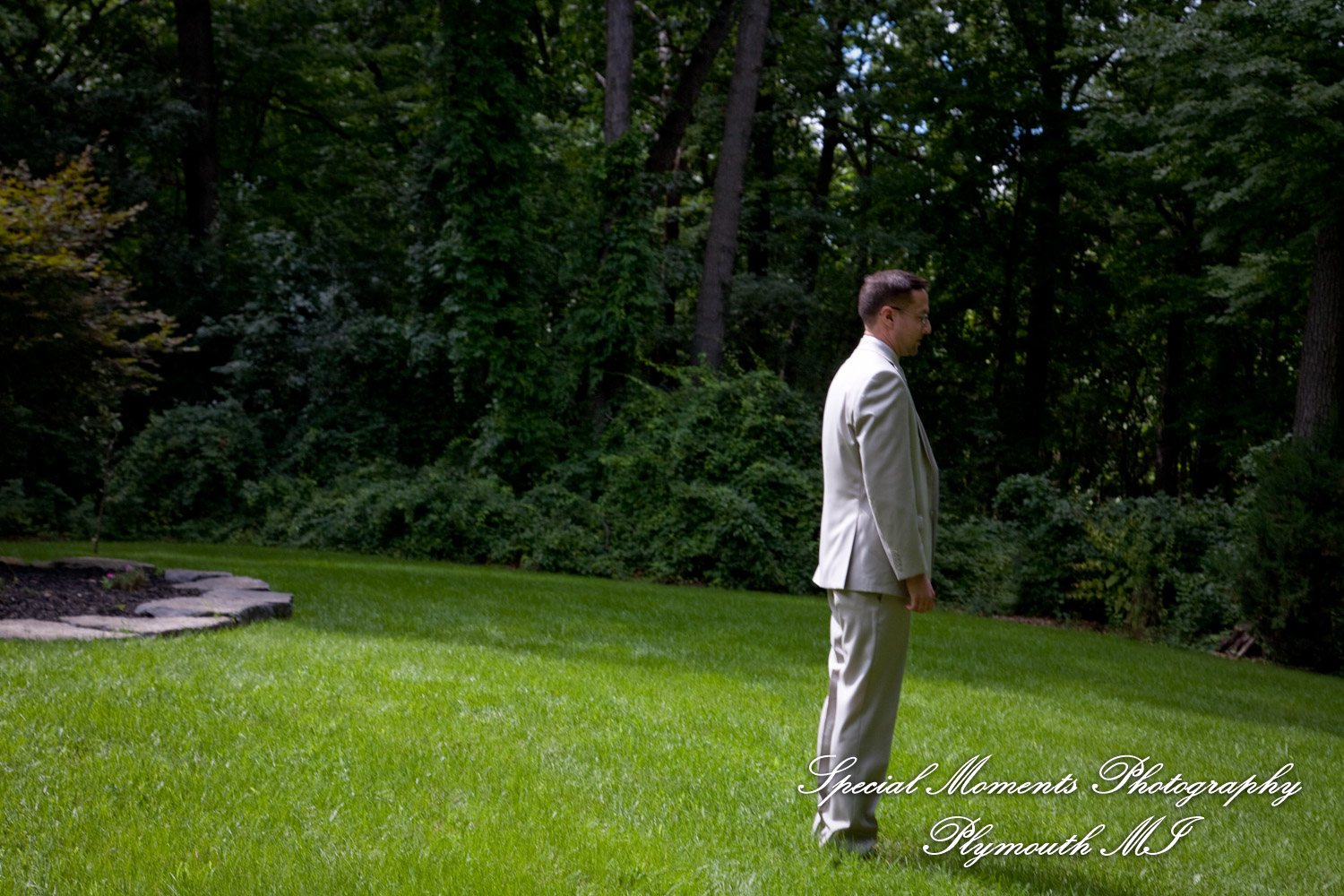 Deanna Sue at Lellis Inn Auburn Hills MI wedding photography