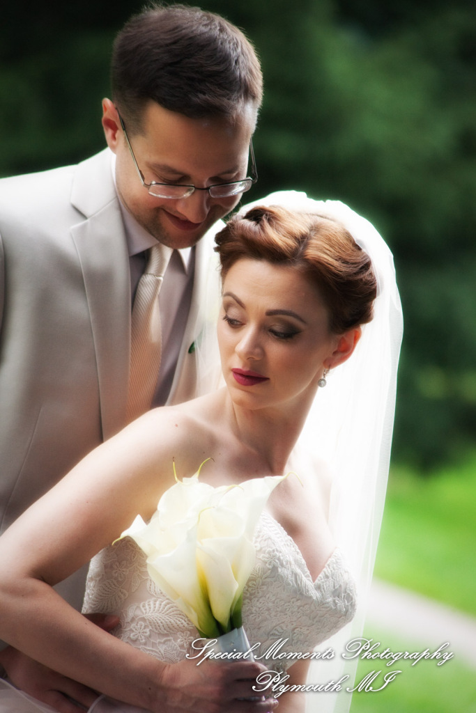 Deanna Sue at Lellis Inn Auburn Hills MI wedding photography