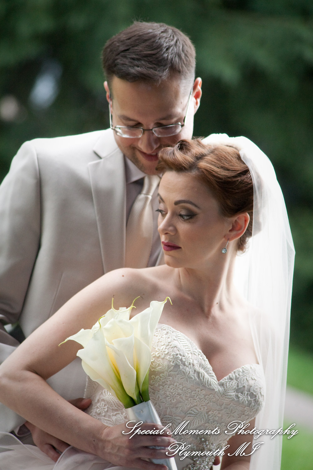 Deanna Sue at Lellis Inn Auburn Hills MI wedding photography