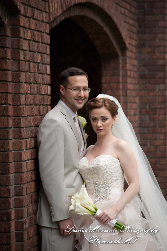 Deanna Sue at Lellis Inn Auburn Hills MI wedding photography