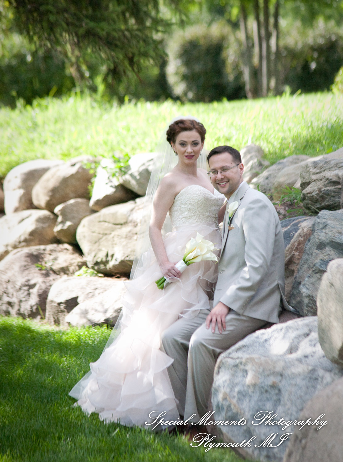 Deanna Sue at Lellis Inn Auburn Hills MI wedding photography