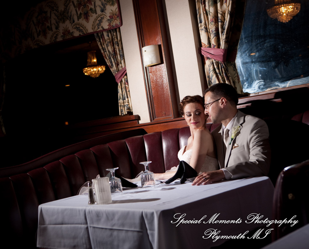 Deanna Sue at Lellis Inn Auburn Hills MI wedding photography