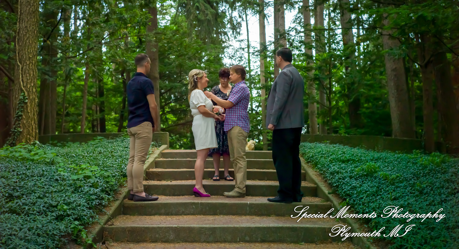 Jaclyne & Rob at Cranbrook House & Gardens Bloomfield Hills MI wedding photograph