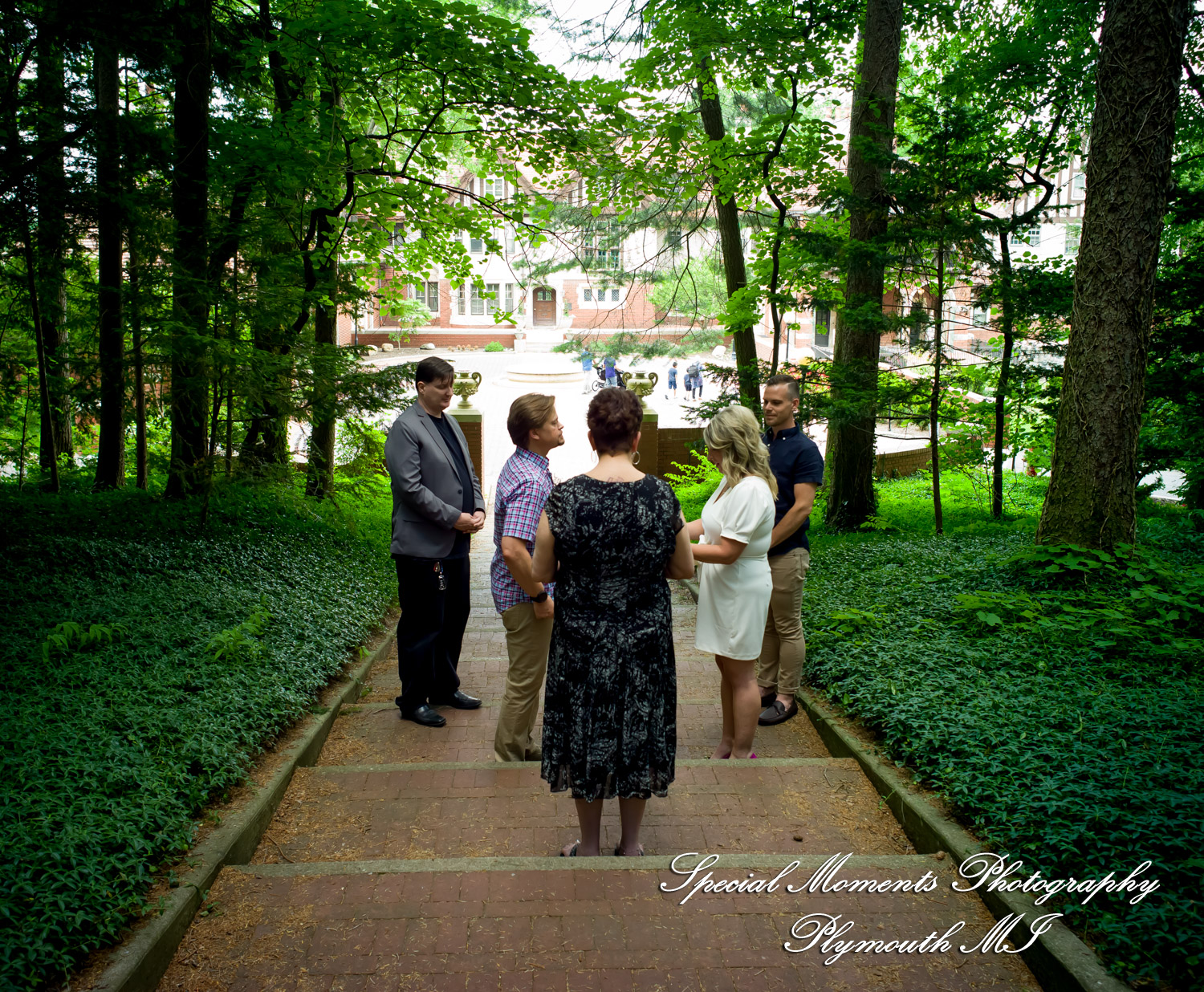 Jaclyne & Rob at Cranbrook House & Gardens Bloomfield Hills MI wedding photograph