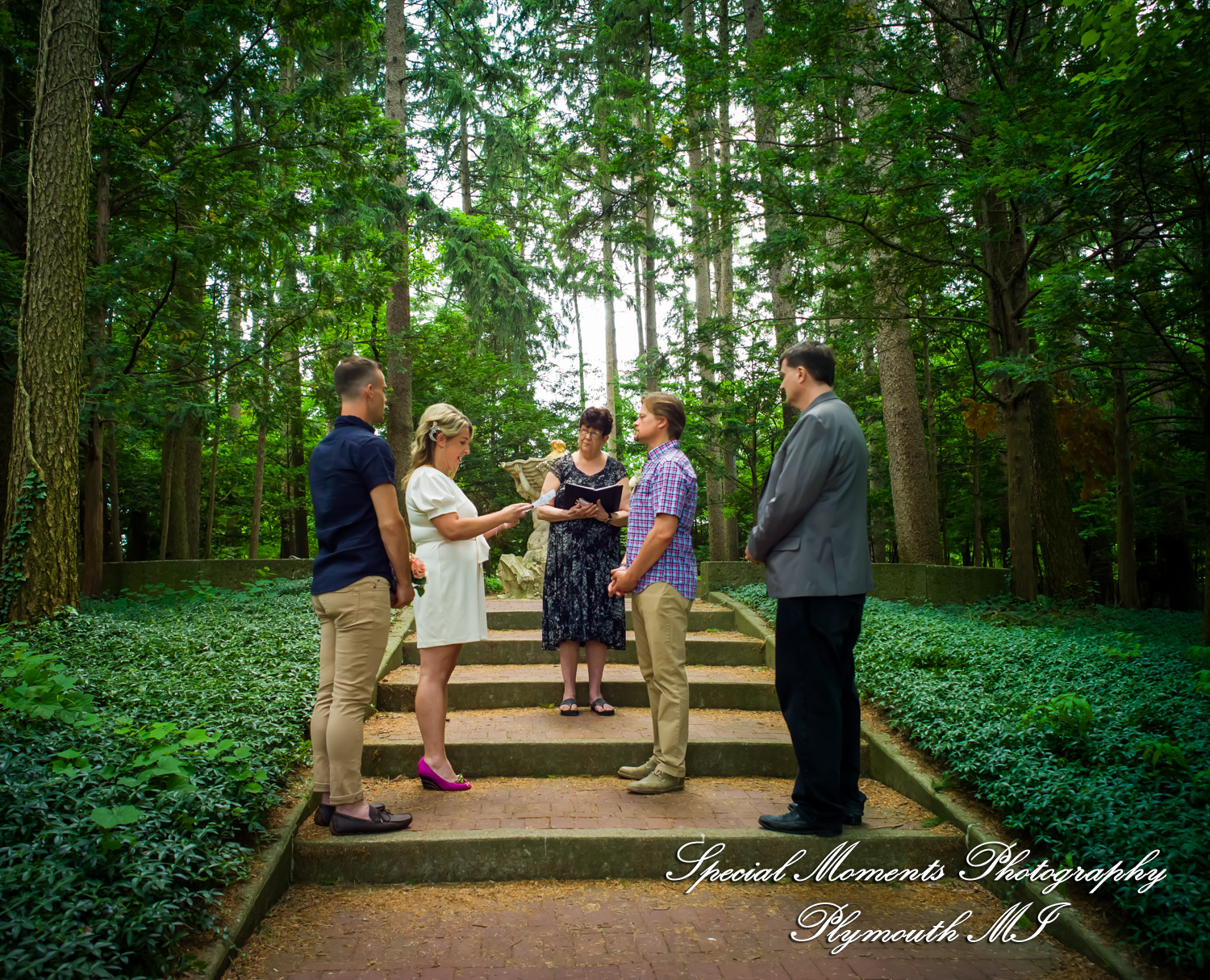 Jaclyne & Rob at Cranbrook House & Gardens Bloomfield Hills MI wedding photograph