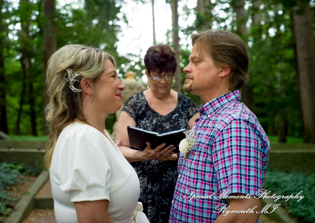 Jaclyne & Rob at Cranbrook House & Gardens Bloomfield Hills MI wedding photograph