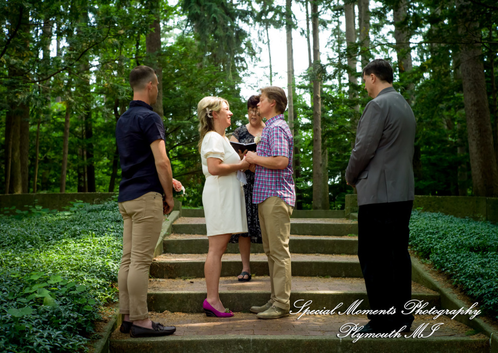Jaclyne & Rob at Cranbrook House & Gardens Bloomfield Hills MI wedding photograph