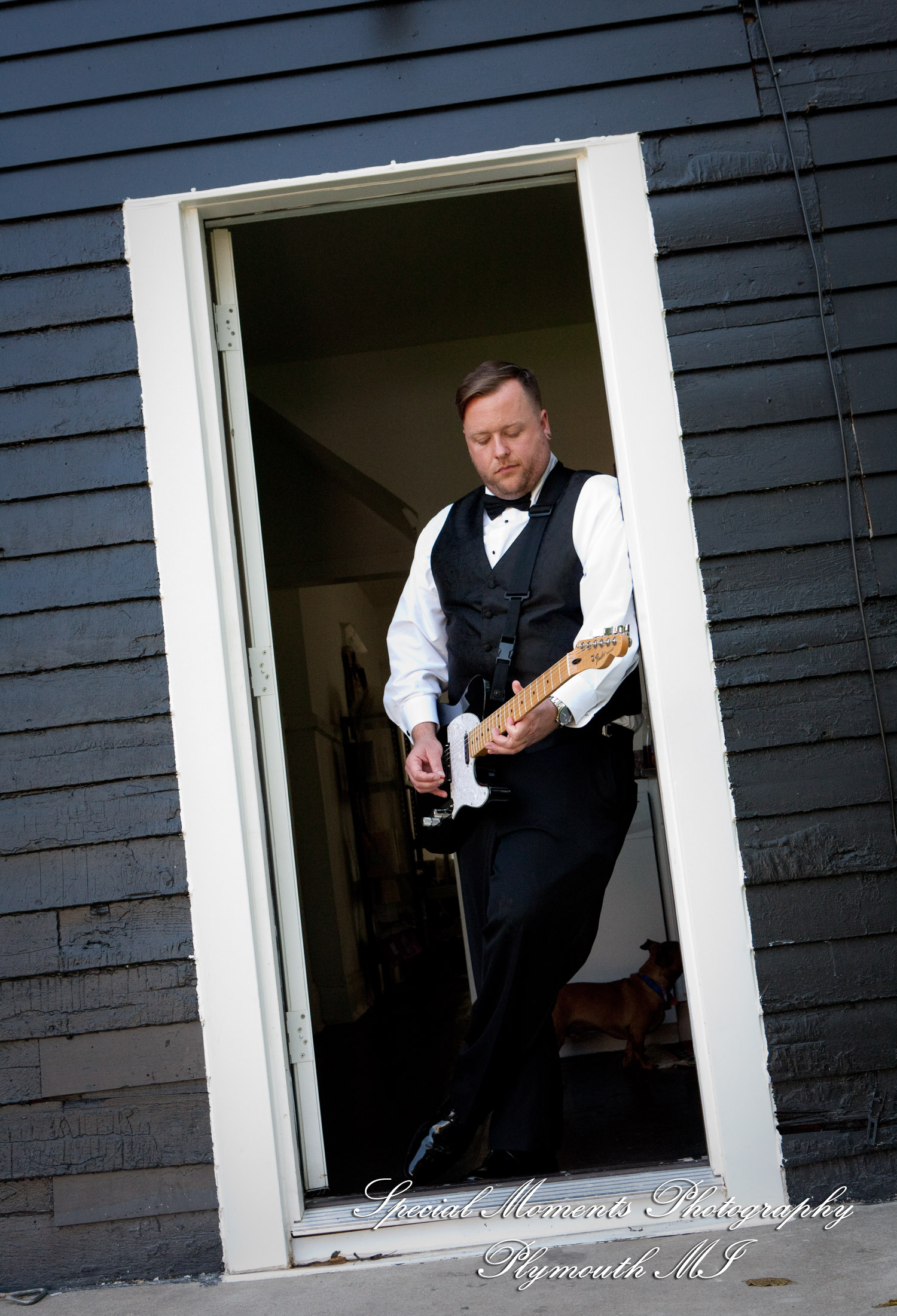 Rebecka & Clinton at a Bed & Breakfast Detroit MI wedding photograph