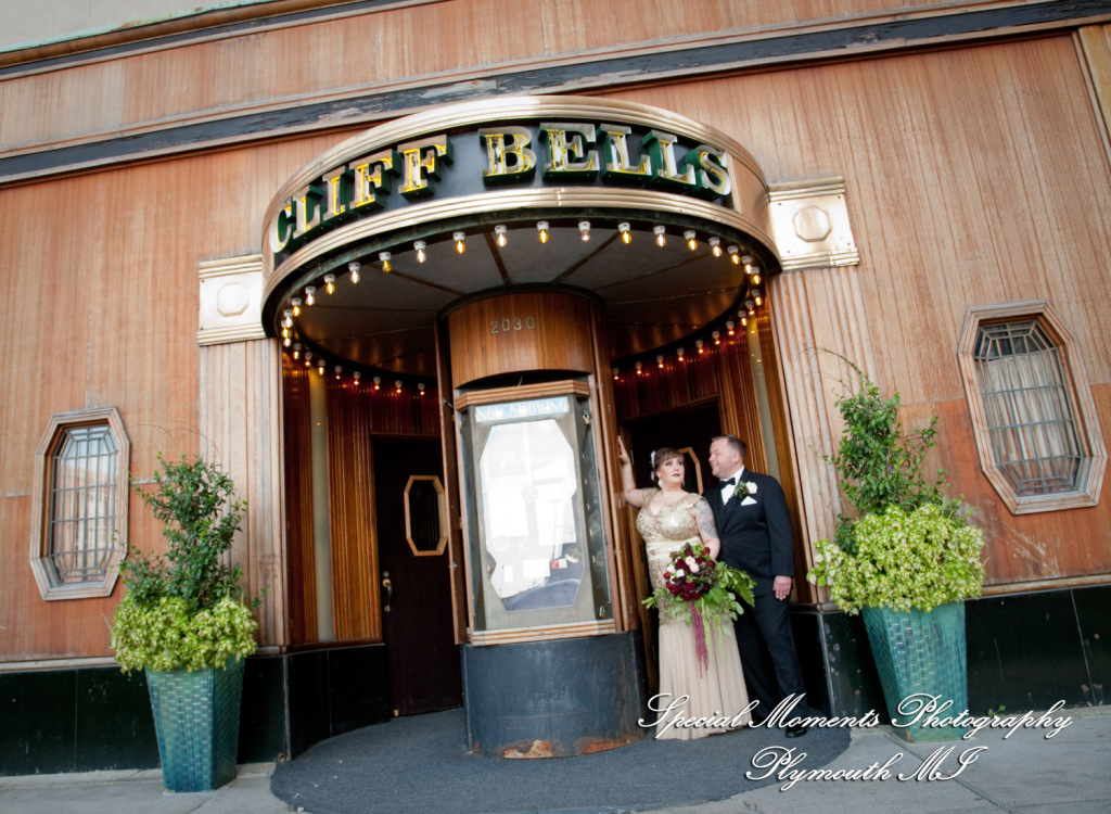 Rebecka & Clinton at Cliff Bells Detroit MI wedding photograph
