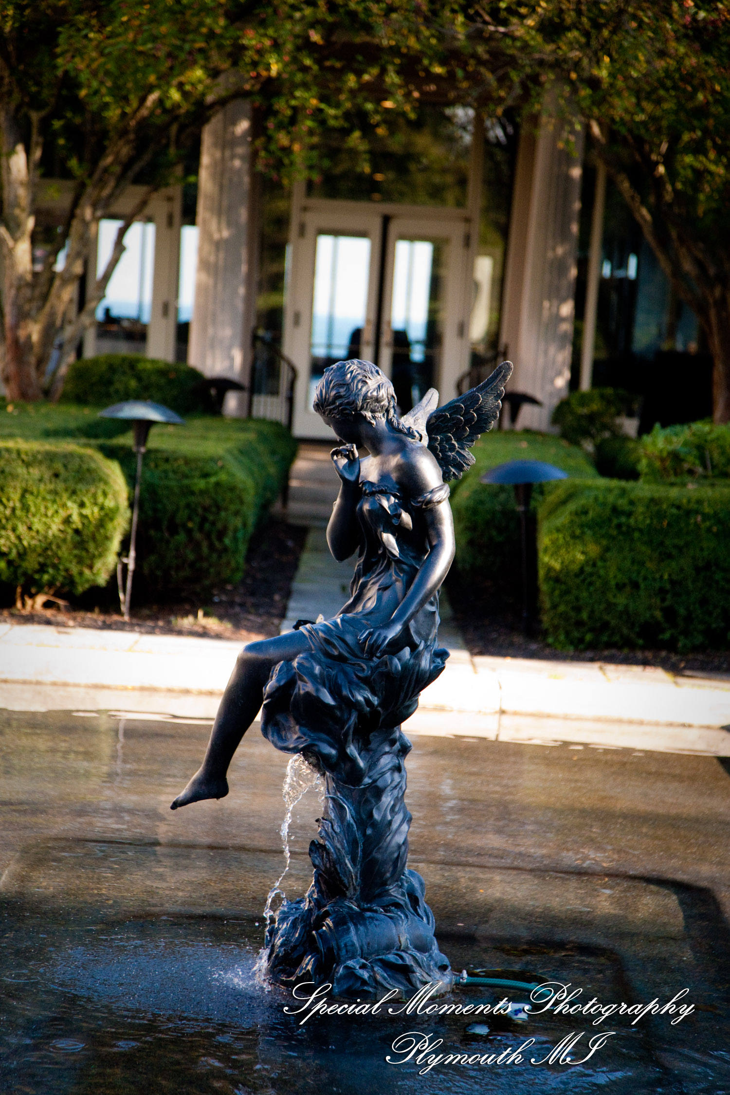 Rebecka & Clinton at Grosse Pointe War Memorial Grosse Pointe Farms MI wedding photograph