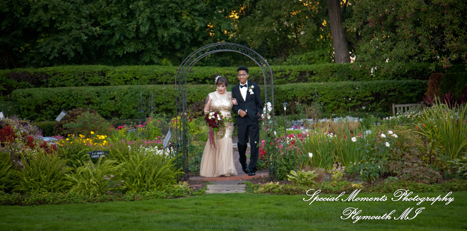 Rebecka & Clinton at Grosse Pointe War Memorial Grosse Pointe Farms MI wedding photograph