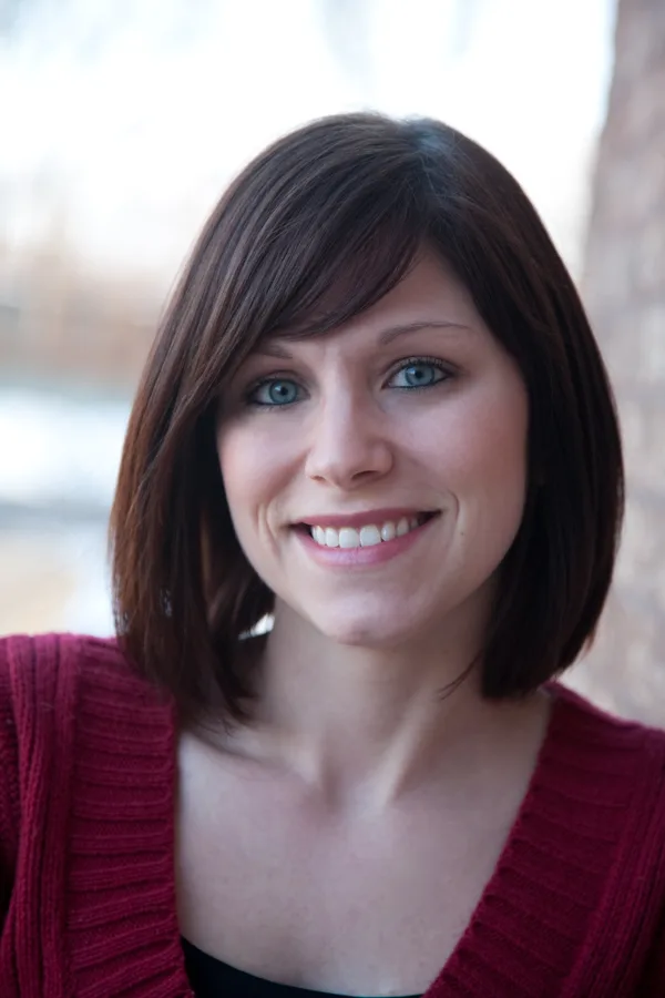 Lisa H. Photographer page 900