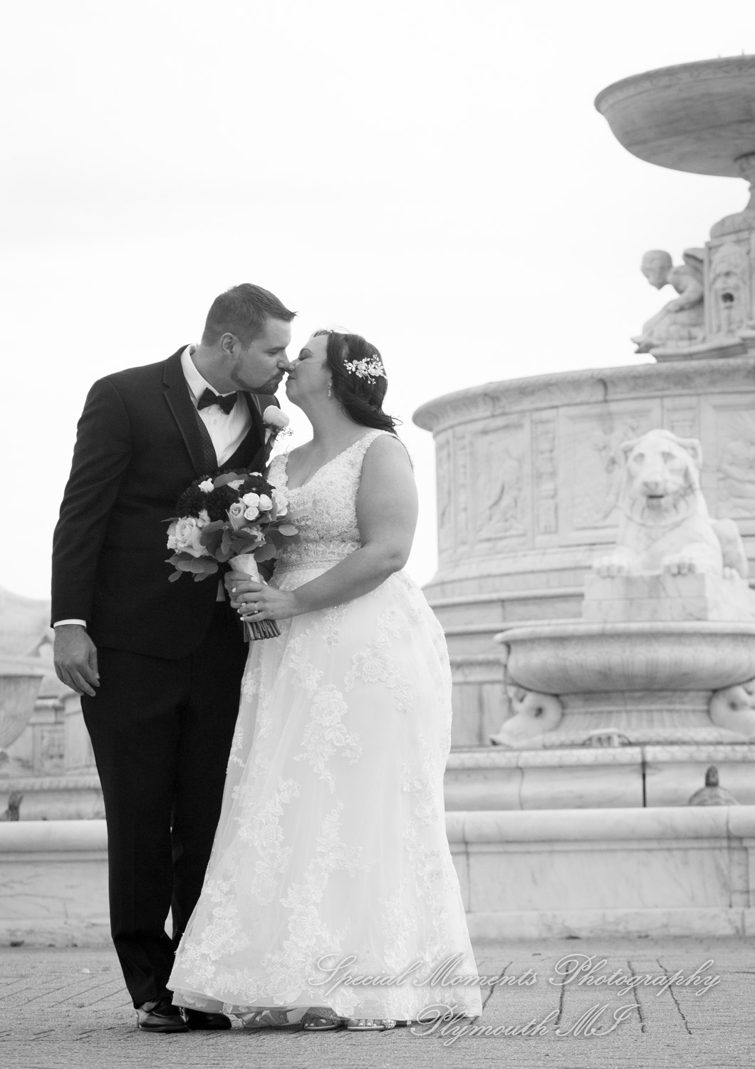 Belle Isle Casino Detroit MI wedding photograph
