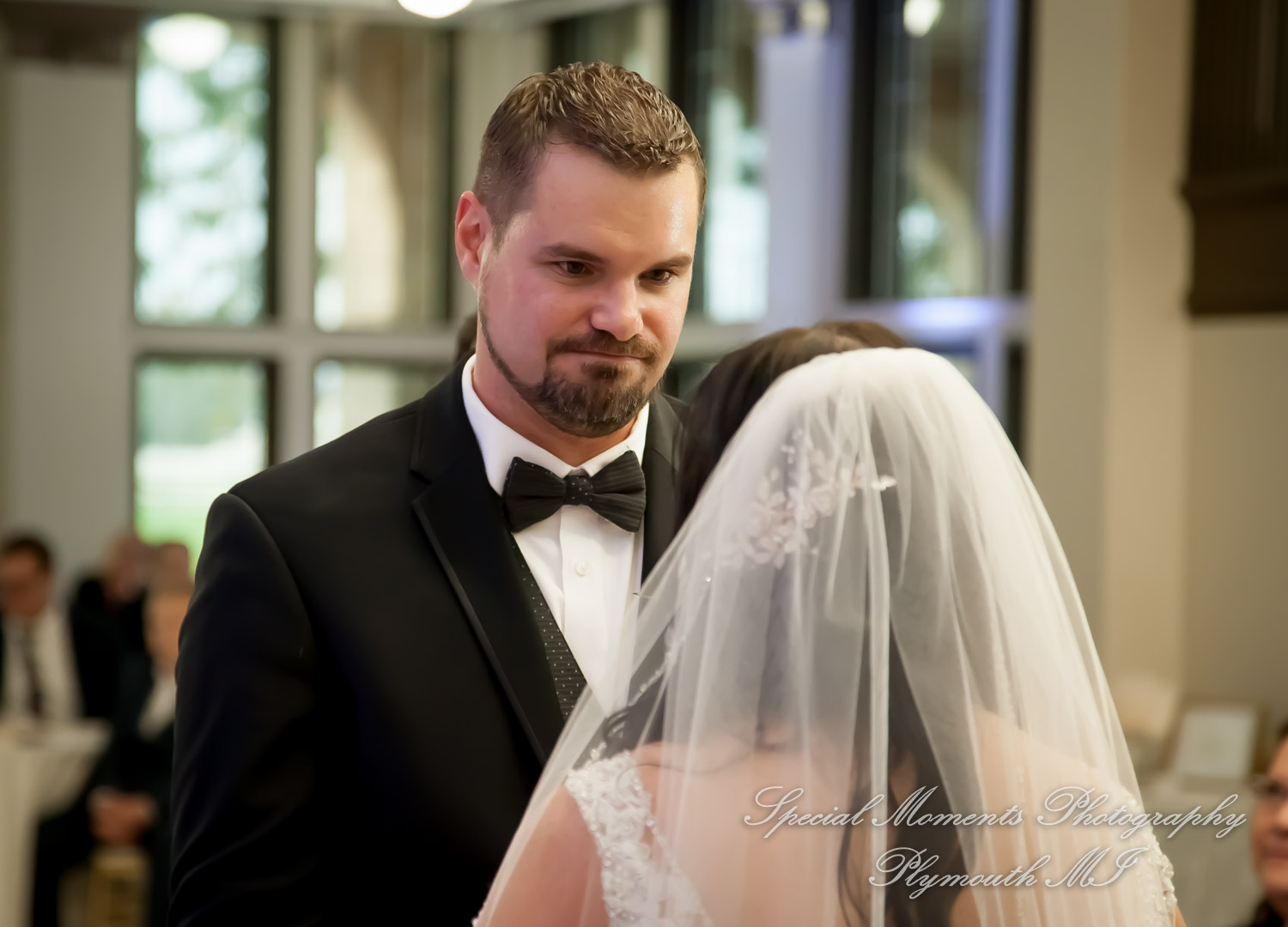 Belle Isle Casino Detroit MI wedding photograph