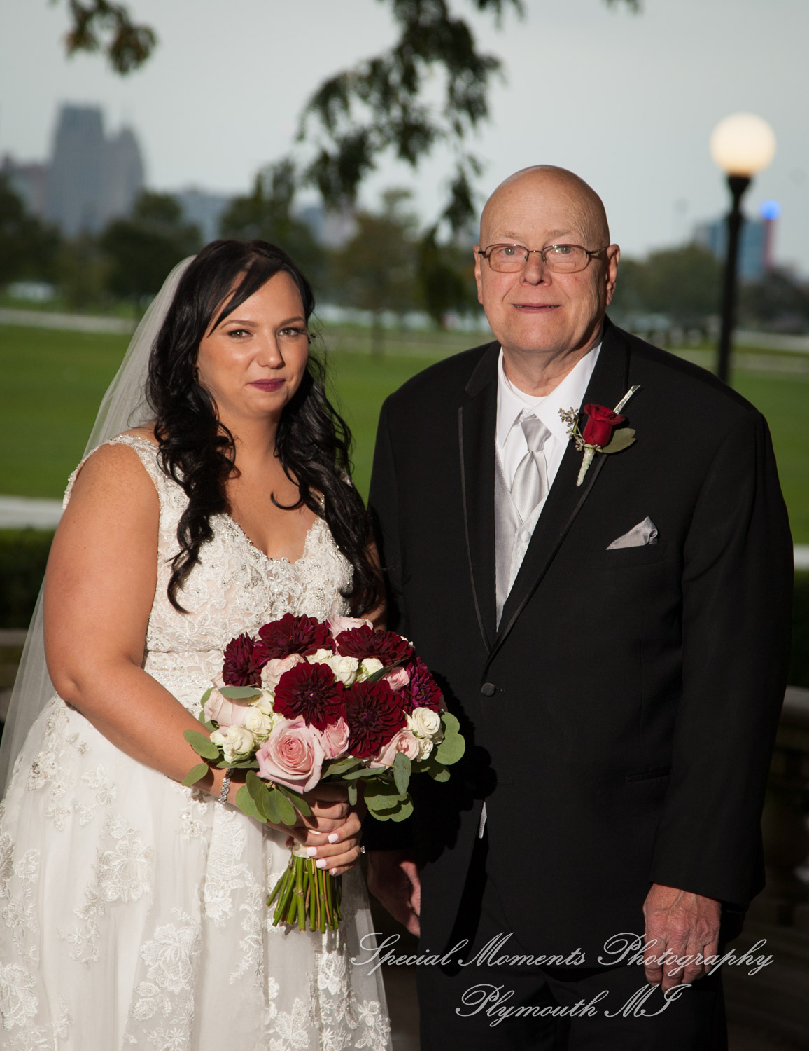 Belle Isle Casino Detroit MI wedding photograph