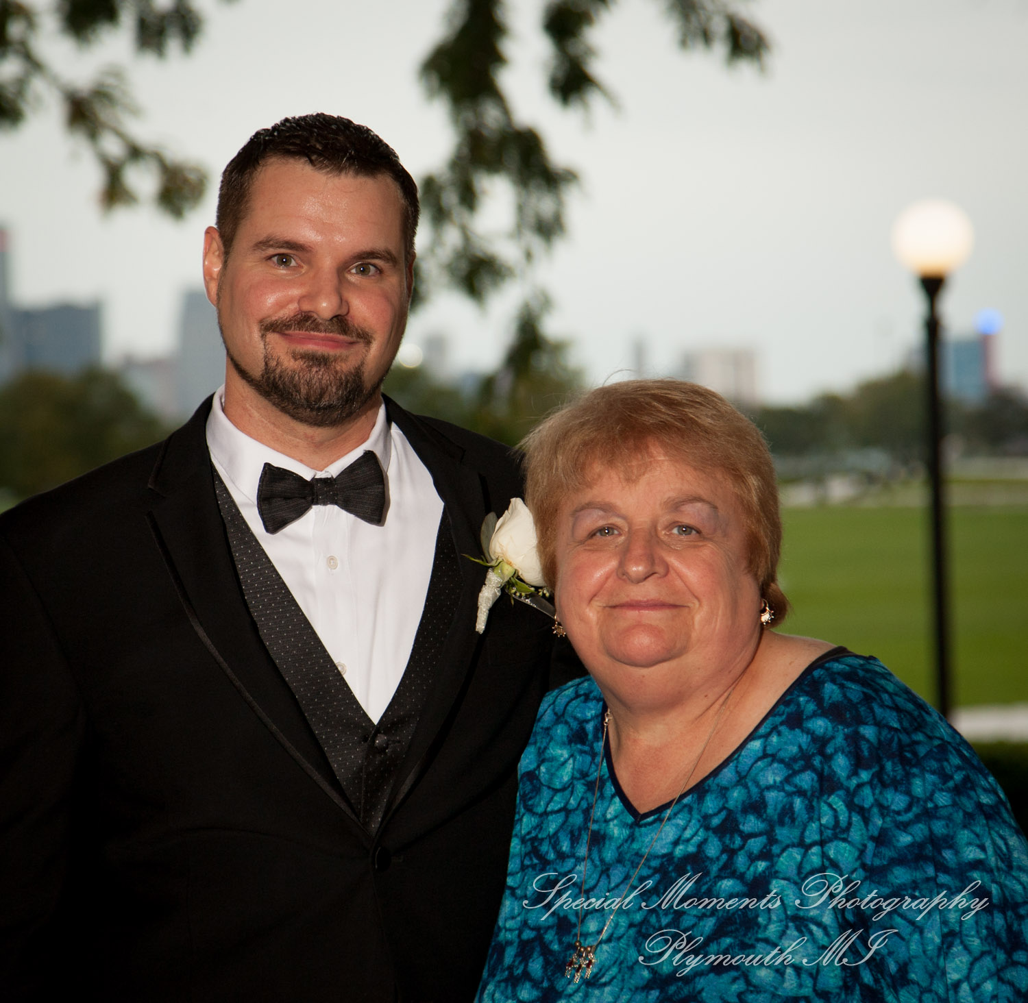 Belle Isle Casino Detroit MI wedding photograph
