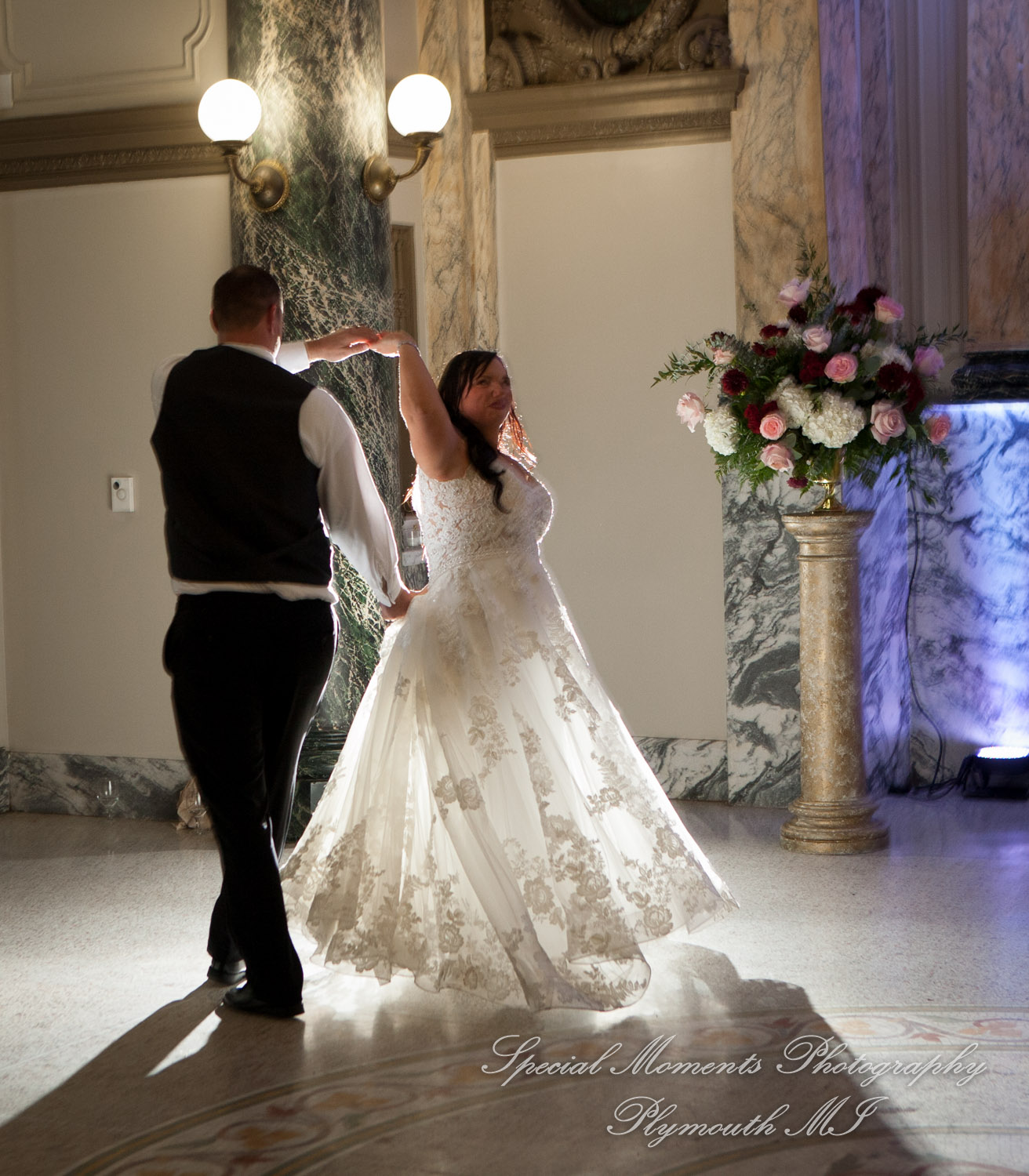 Belle Isle Casino Detroit MI wedding photograph