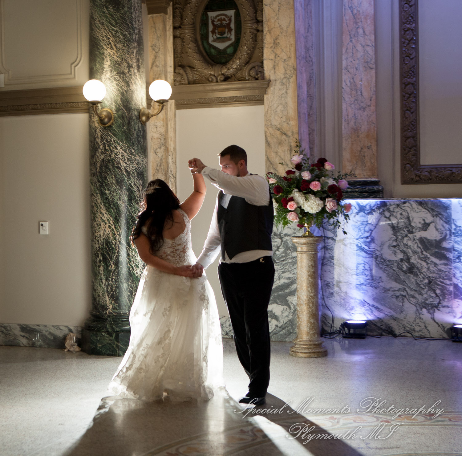 Belle Isle Casino Detroit MI wedding photograph