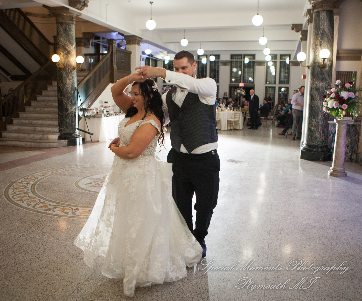 Belle Isle Casino Detroit MI wedding photograph