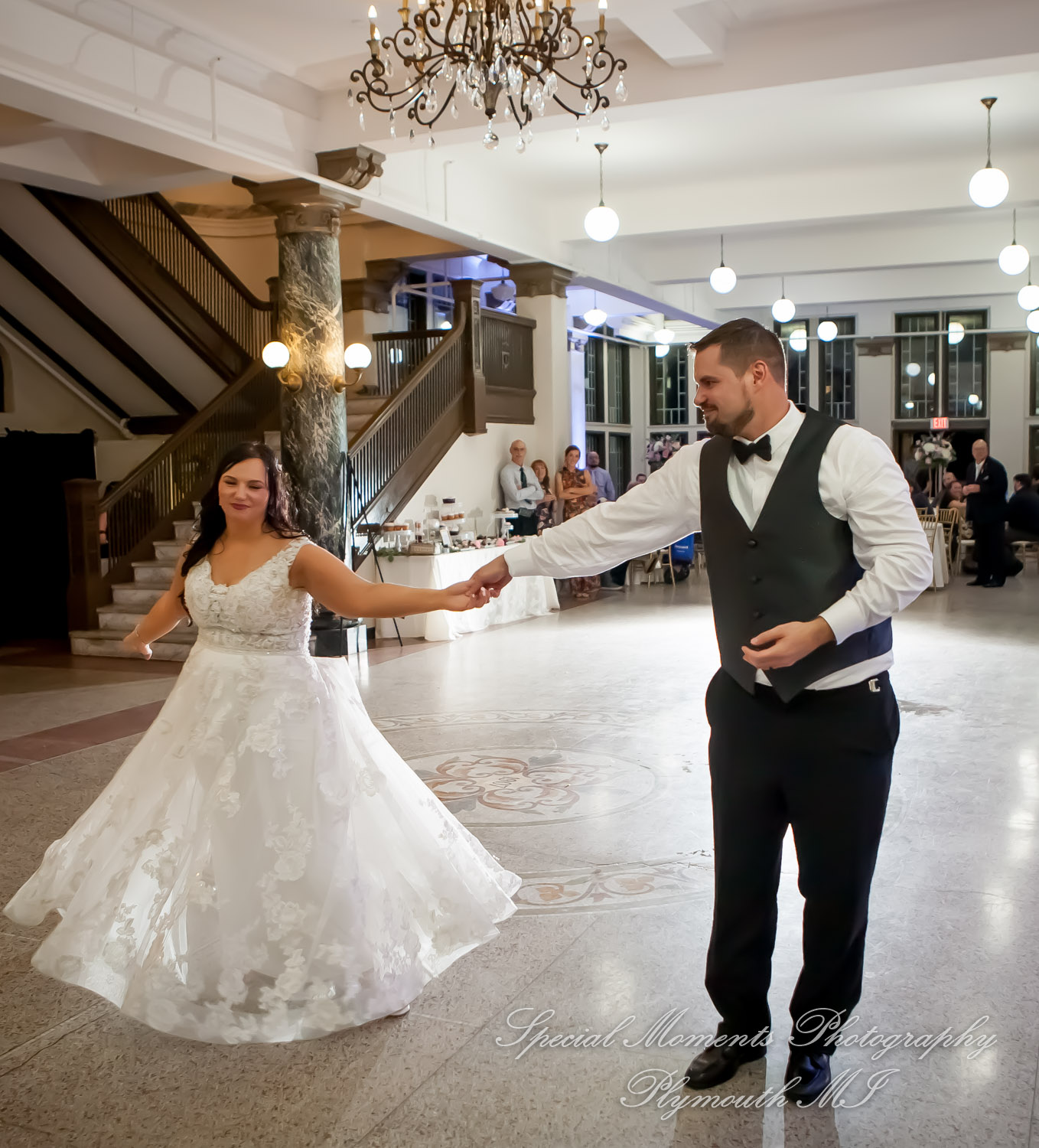 Belle Isle Casino Detroit MI wedding photograph