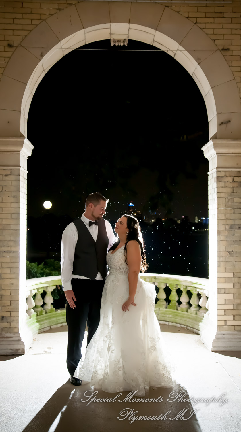 Belle Isle Casino Detroit MI wedding photograph