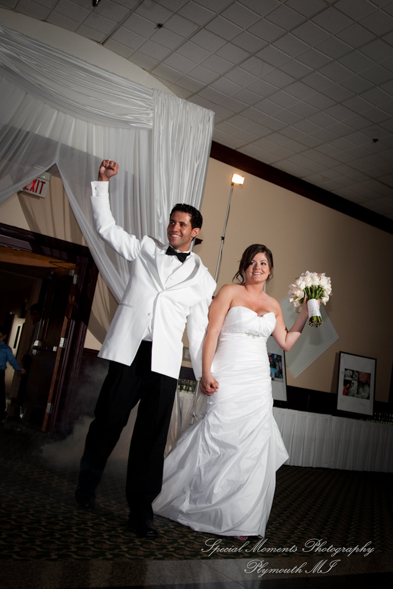 Macedonian Cultural Center Sterling Heights MI wedding photograph