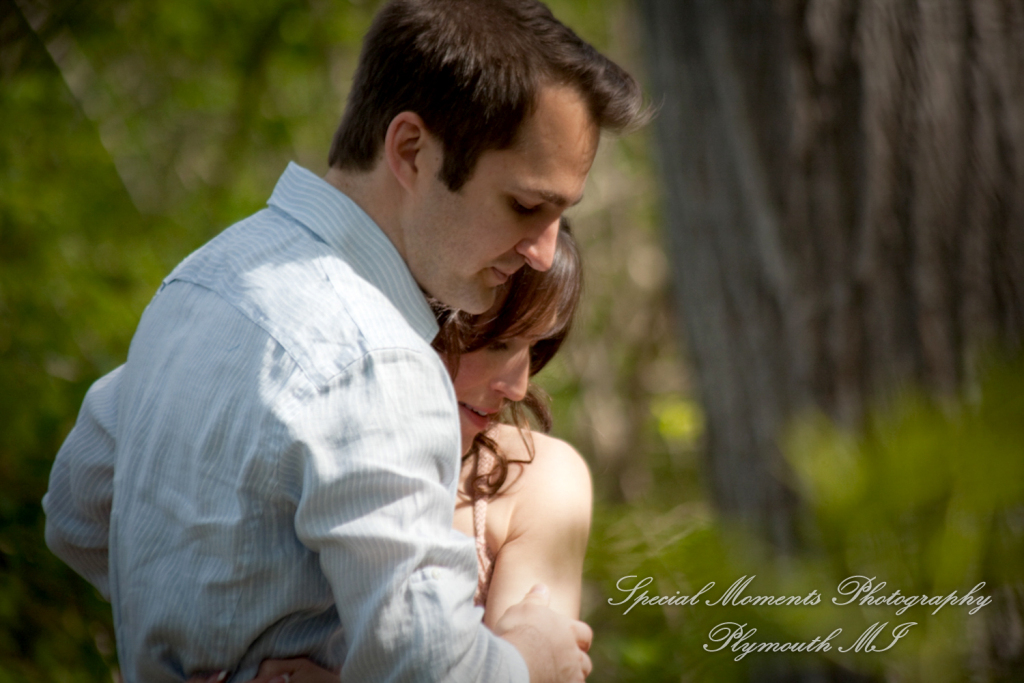 Arielle & Dave at Bandemre Park Ann Arbor MI engagement photography