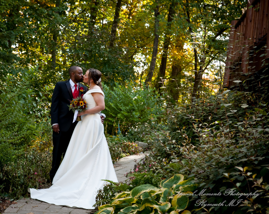 Rachel & Lamar at Sunset Cove Bed & Breakfast Pinkney MI wedding photography