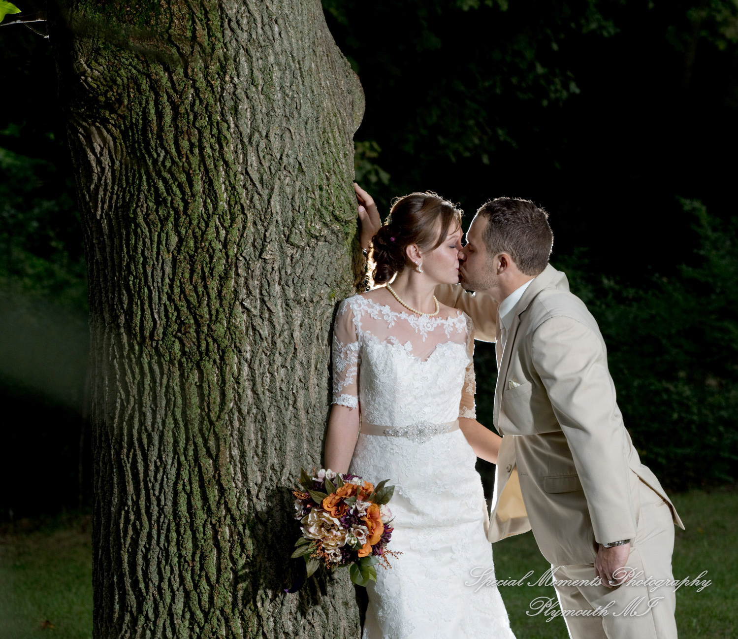 Melissa & Jeremy at Tri-county Sportsmen's League Saline MI wedding photography