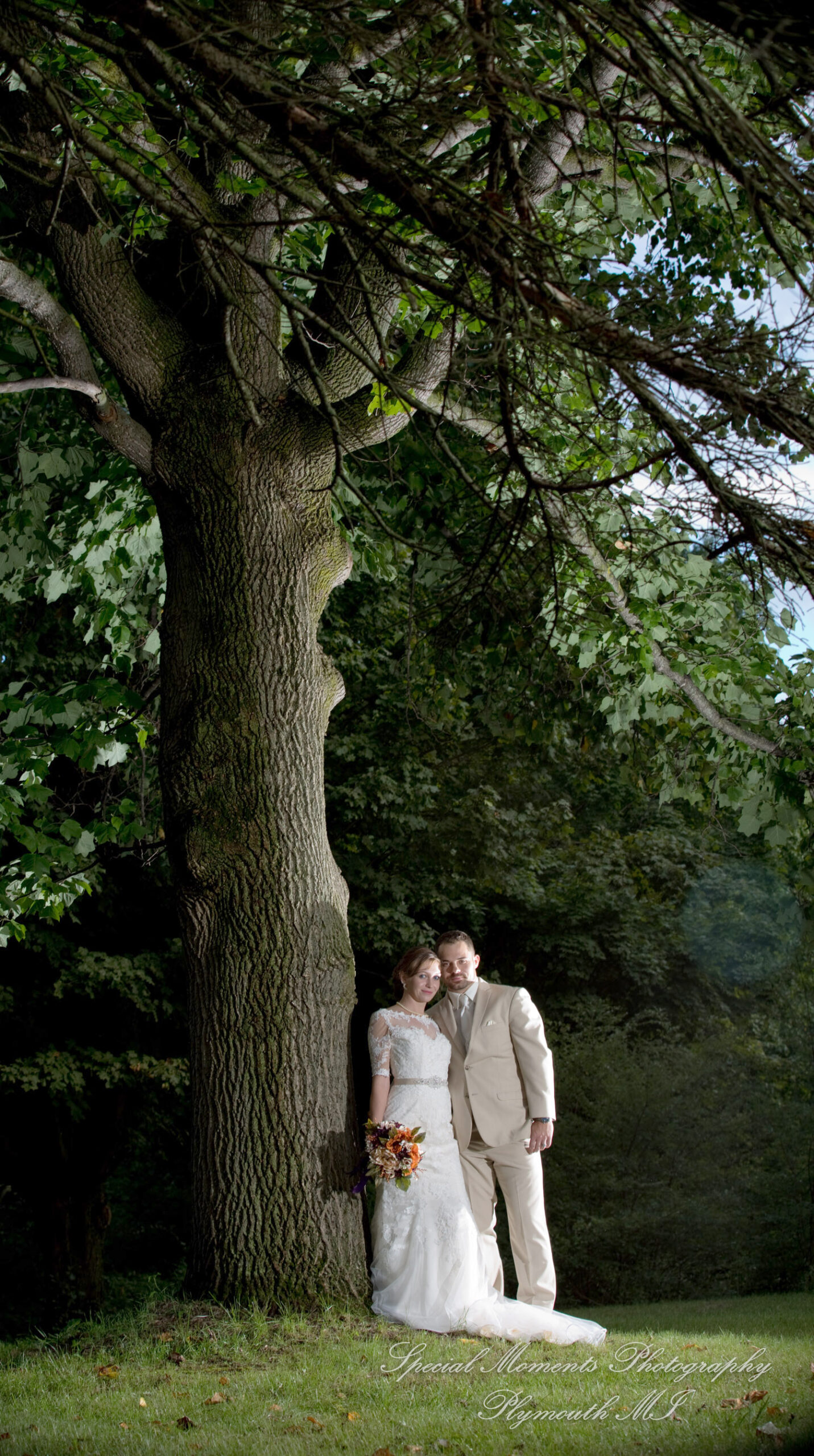 Melissa & Jeremy at Tri-county Sportsmen's League Saline MI wedding photography